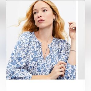 Loft Floral Shirred Tie Neck Blouse. Size medium. NWT